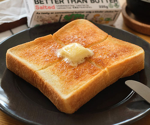 朝食のトーストに